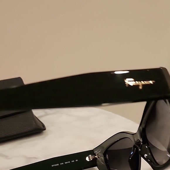 NWOT Salvatore Ferragamo Black Sunglasses - Picture 5 of 10